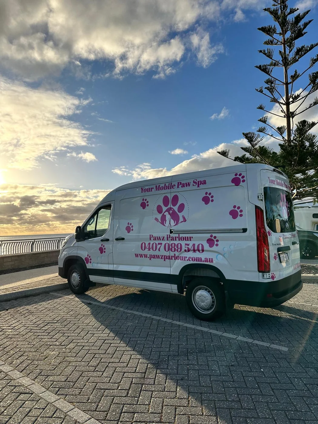 Pawz Parlour mobile grooming van in Perth